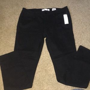 NWT Junior's Black Skinny Jeans (size 13)